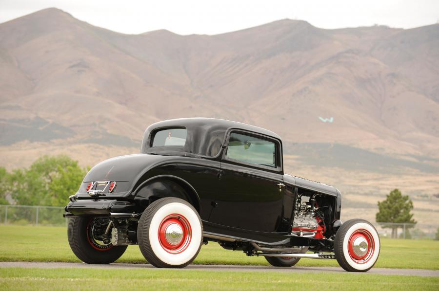  Ford 3-Window Hot Rod Coupe 1932 года  (фото 2 из 9)